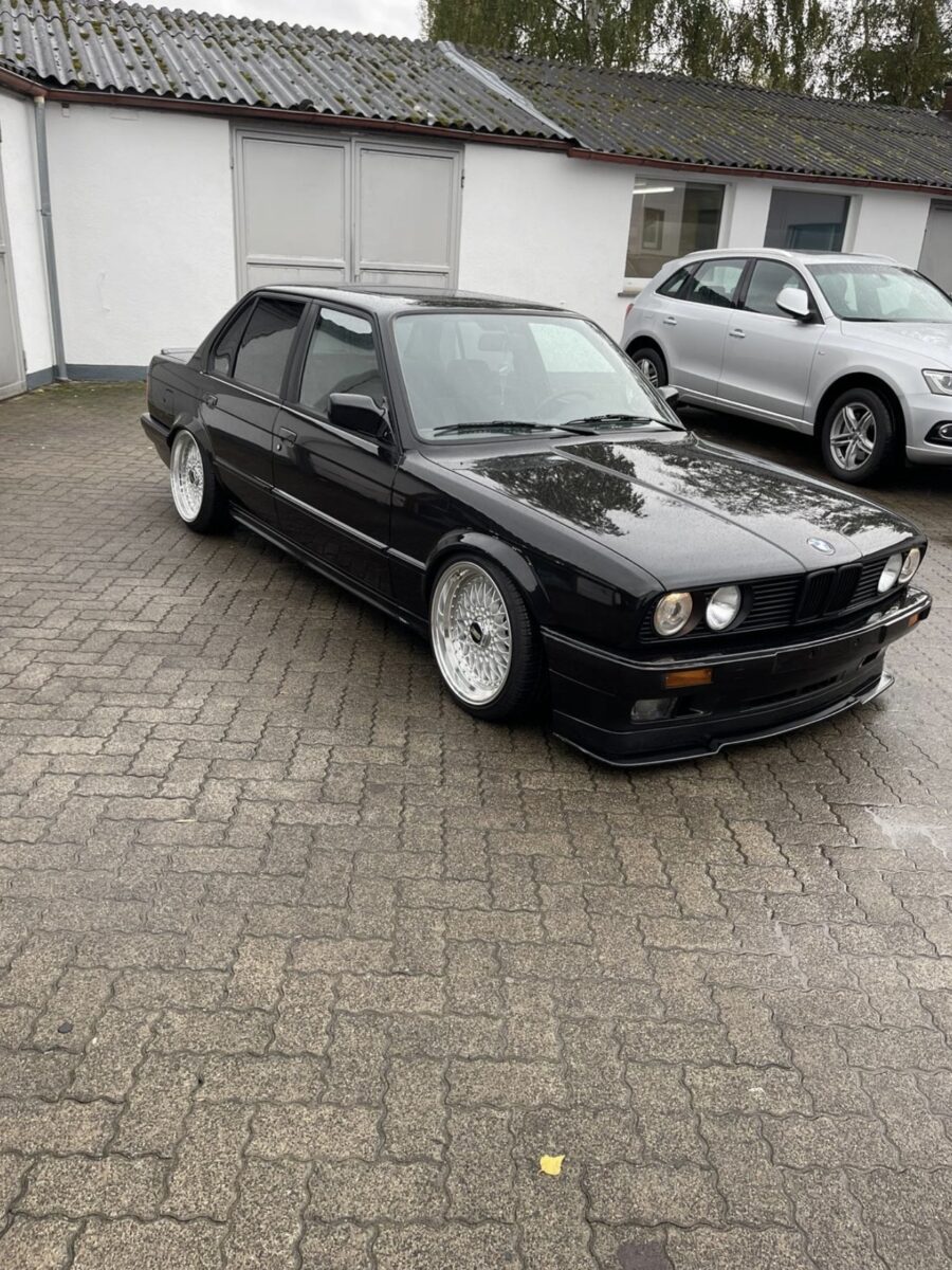 E30